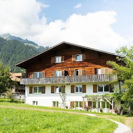 Mit Balkon Nahe Interlaken & Adelboden